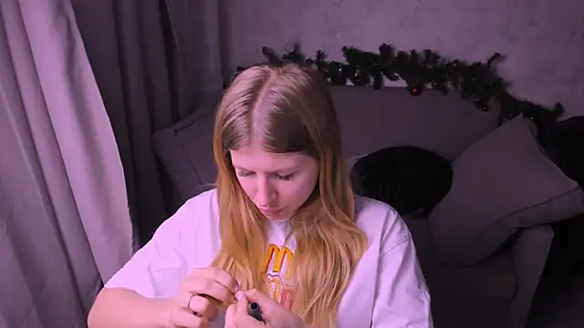 Snapshot of kirraa_ chatting on December 2024 10:37:01 PM kirraa  online show from December 2024 10:37:01 PM