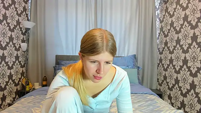 Snapshot of kirraa_ chatting on September 2025 12:10:02 PM kirraa  online show from September 2025 12:10:02 PM