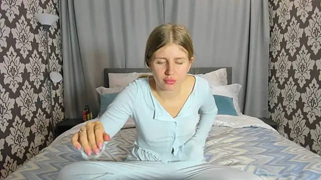 Snapshot of kirraa_ chatting on October 2025 04:15:02 PM kirraa  online show from October 2025 04:15:02 PM