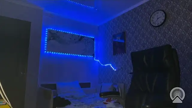 Aki-Laky online show from April 2026 09:39:01 PM