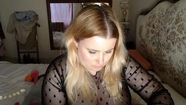 Snapshot of JosieAndYou chatting on April 2026 02:03:02 PM JosieAndYou online show from April 2026 02:03:02 PM