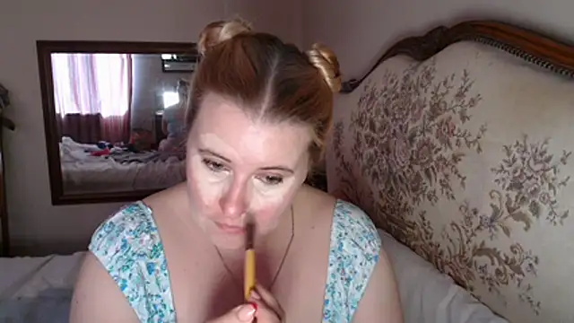 Snapshot of JosieAndYou chatting on April 2026 10:34:01 AM JosieAndYou online show from April 2026 10:34:01 AM