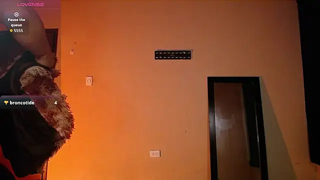 Snapshot of goddess_valXX chatting on June 2026 10:37:02 AM goddess valXX online show from June 2026 10:37:02 AM