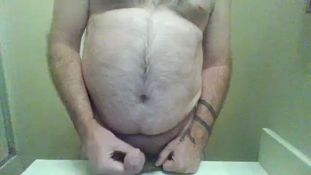 Snapshot of WatchinU82 chatting on October 2025 04:55:01 AM WatchinU82 online show from October 2025 04:55:01 AM