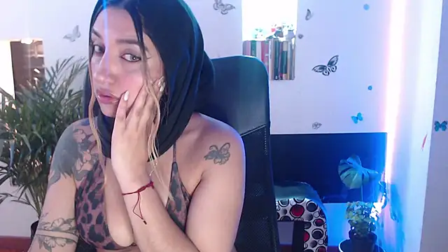 Lia-mitch online show from February 2026 02:02:02 PM