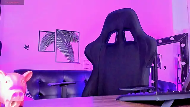 AliceSunday online show from February 2025 08:21:01 AM