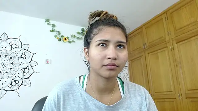 Snapshot of mariana_gimenez chatting on December 2024 02:28:01 PM mariana gimenez online show from December 2024 02:28:01 PM
