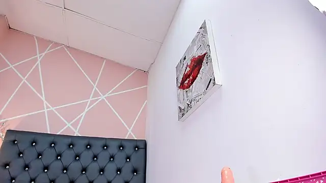 Snapshot of Miia_Diiaz chatting on February 2025 07:06:02 PM Miia Diiaz online show from February 2025 07:06:02 PM