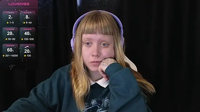 Snapshot of June_shy0 chatting on April 2026 07:28:01 AM June shy0 online show from April 2026 07:28:01 AM