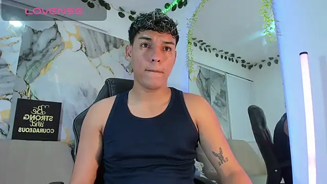 Snapshot of ryan_carter08 chatting on May 2026 02:06:02 AM ryan carter08 online show from May 2026 02:06:02 AM