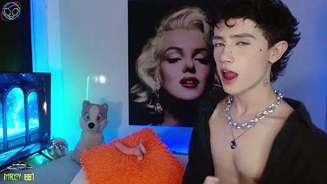 Snapshot of maxiy_001 chatting on September 2025 01:49:02 AM maxiy 001 online show from September 2025 01:49:02 AM