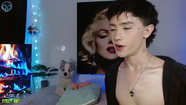 maxiy 001 online show from January 2026 06:37:02 AM