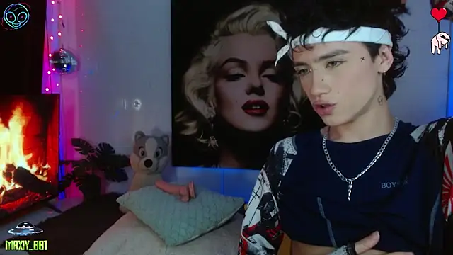 maxiy 001 online show from April 2026 07:37:01 PM