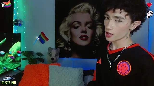 maxiy 001 online show from June 2026 11:25:01 PM