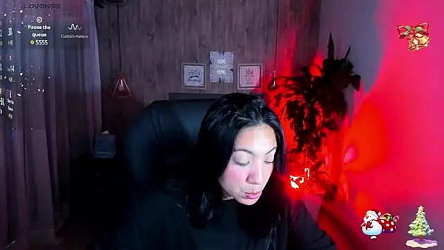 Snapshot of miichael_black chatting on January 2025 10:03:01 PM miichael black online show from January 2025 10:03:01 PM
