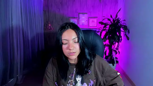 Snapshot of miichael_black chatting on January 2025 06:48:01 PM miichael black online show from January 2025 06:48:01 PM