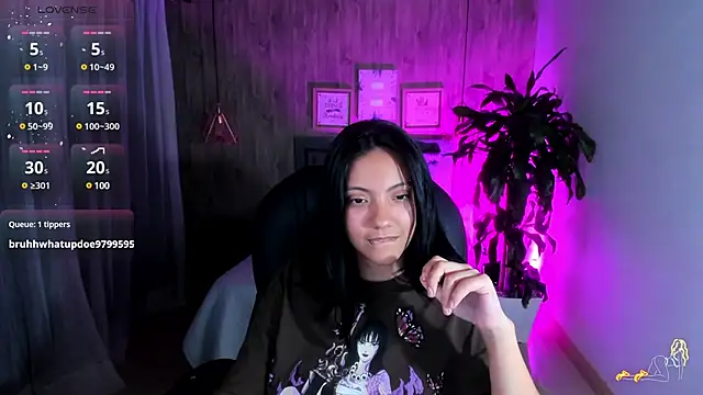 Snapshot of miichael_black chatting on January 2025 10:45:01 AM miichael black online show from January 2025 10:45:01 AM