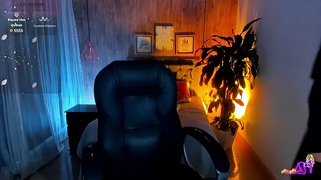 Snapshot of miichael_black chatting on February 2025 04:08:01 PM miichael black online show from February 2025 04:08:01 PM