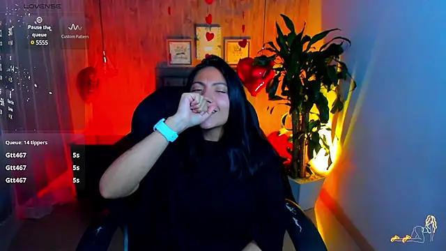 Snapshot of miichael_black chatting on February 2025 03:03:01 PM miichael black online show from February 2025 03:03:01 PM