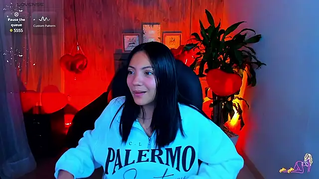 Snapshot of miichael_black chatting on February 2025 01:16:01 PM miichael black online show from February 2025 01:16:01 PM