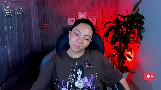 Snapshot of miichael_black chatting on February 2025 01:17:02 PM miichael black online show from February 2025 01:17:02 PM