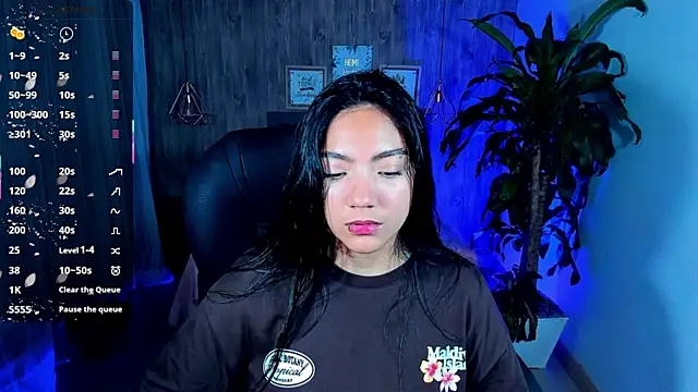 Snapshot of miichael_black chatting on October 2025 08:37:02 PM miichael black online show from October 2025 08:37:02 PM