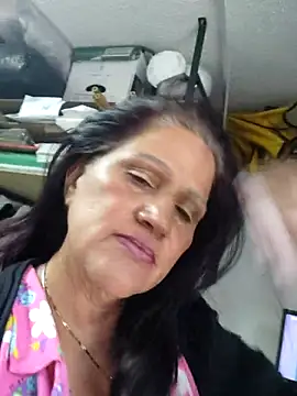 Edged Hot69 online show from April 2026 09:15:02 PM