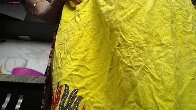 iniyalaboni online show from October 2025 08:00:02 PM