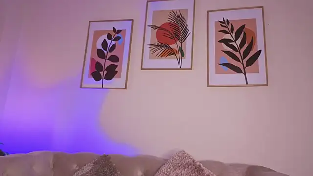 DahianaWalcott online show from December 2025 08:15:02 PM