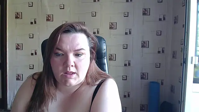Snapshot of TasyaBigTTs chatting on May 2026 01:38:01 PM TasyaBigTTs online show from May 2026 01:38:01 PM