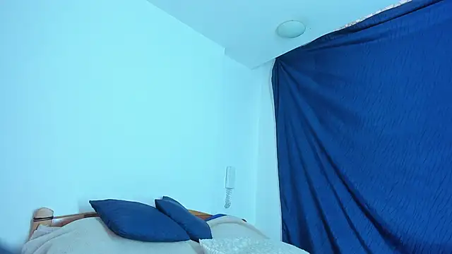 emiily15   online show from January 2025 06:04:01 PM