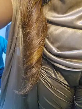 Awesomelusty online show from April 2026 06:25:01 PM