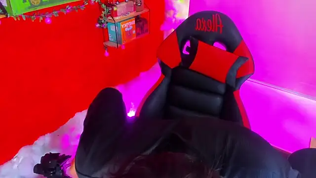 LilOwen  online show from September 2025 05:13:02 PM