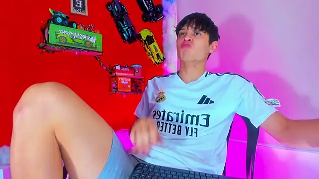 LilOwen  online show from October 2025 07:01:02 PM