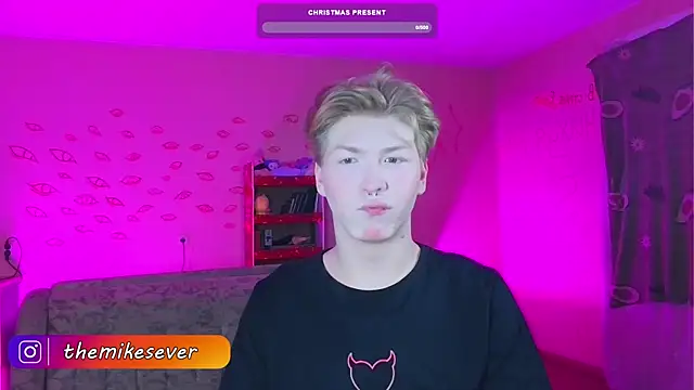 Snapshot of TheMikeSever chatting on December 2024 12:27:01 AM TheMikeSever online show from December 2024 12:27:01 AM