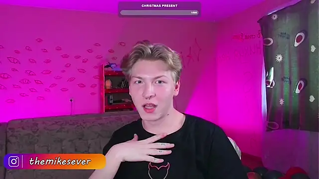 Snapshot of TheMikeSever chatting on December 2024 07:24:02 AM TheMikeSever online show from December 2024 07:24:02 AM