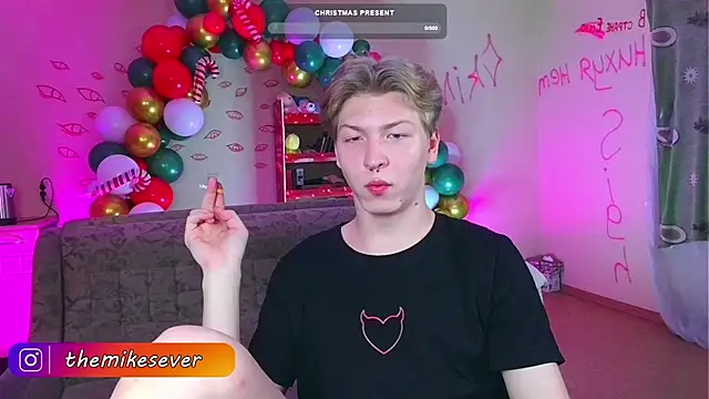 Snapshot of TheMikeSever chatting on December 2024 11:45:02 PM TheMikeSever online show from December 2024 11:45:02 PM