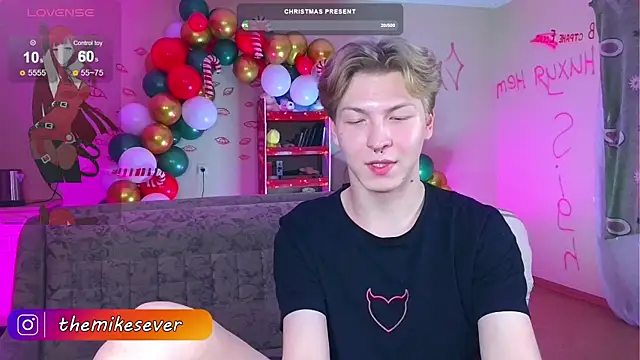 Snapshot of TheMikeSever chatting on December 2024 11:31:01 PM TheMikeSever online show from December 2024 11:31:01 PM