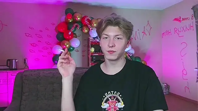 Snapshot of TheMikeSever chatting on December 2024 06:12:01 PM TheMikeSever online show from December 2024 06:12:01 PM