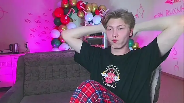 Snapshot of TheMikeSever chatting on December 2024 09:15:02 PM TheMikeSever online show from December 2024 09:15:02 PM