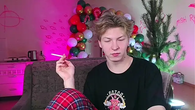 Snapshot of TheMikeSever chatting on December 2024 06:38:02 PM TheMikeSever online show from December 2024 06:38:02 PM