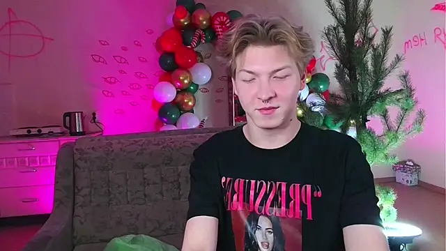 Snapshot of TheMikeSever chatting on December 2024 10:03:02 PM TheMikeSever online show from December 2024 10:03:02 PM