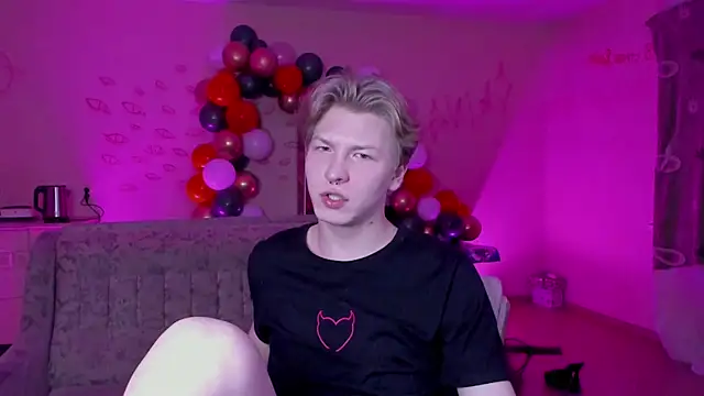 Snapshot of TheMikeSever chatting on January 2025 04:49:02 PM TheMikeSever online show from January 2025 04:49:02 PM