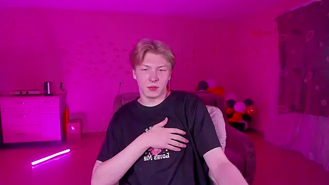 Snapshot of TheMikeSever chatting on January 2025 07:42:01 PM TheMikeSever online show from January 2025 07:42:01 PM