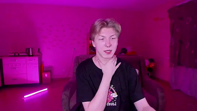 Snapshot of TheMikeSever chatting on January 2025 08:48:02 PM TheMikeSever online show from January 2025 08:48:02 PM