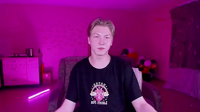 Snapshot of TheMikeSever chatting on January 2025 06:40:01 PM TheMikeSever online show from January 2025 06:40:01 PM