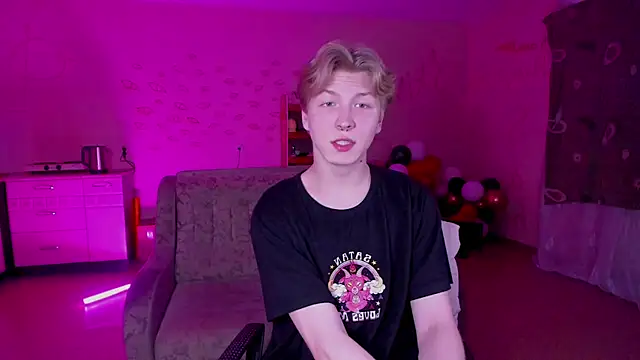 Snapshot of TheMikeSever chatting on January 2025 06:53:02 PM TheMikeSever online show from January 2025 06:53:02 PM