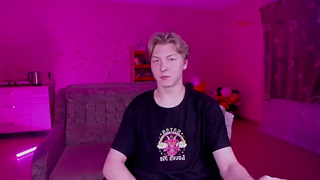 Snapshot of TheMikeSever chatting on January 2025 11:18:02 PM TheMikeSever online show from January 2025 11:18:02 PM