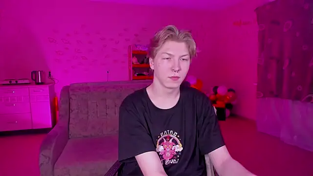 Snapshot of TheMikeSever chatting on January 2025 10:38:01 PM TheMikeSever online show from January 2025 10:38:01 PM