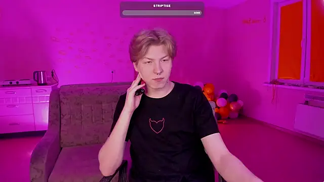 Snapshot of TheMikeSever chatting on February 2025 05:54:02 PM TheMikeSever online show from February 2025 05:54:02 PM